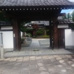 寺　入り口